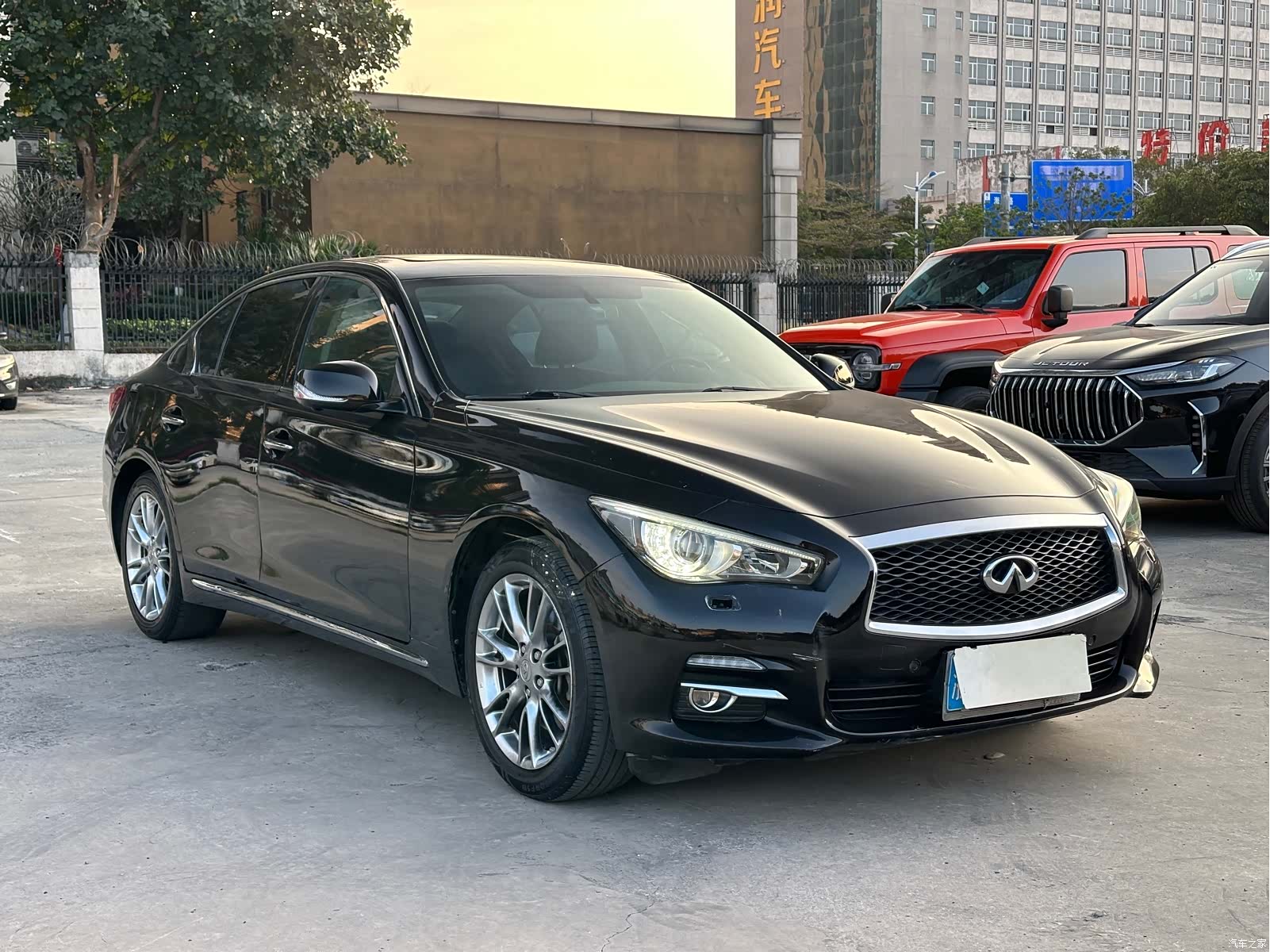 Infiniti Q50L, 2017 3