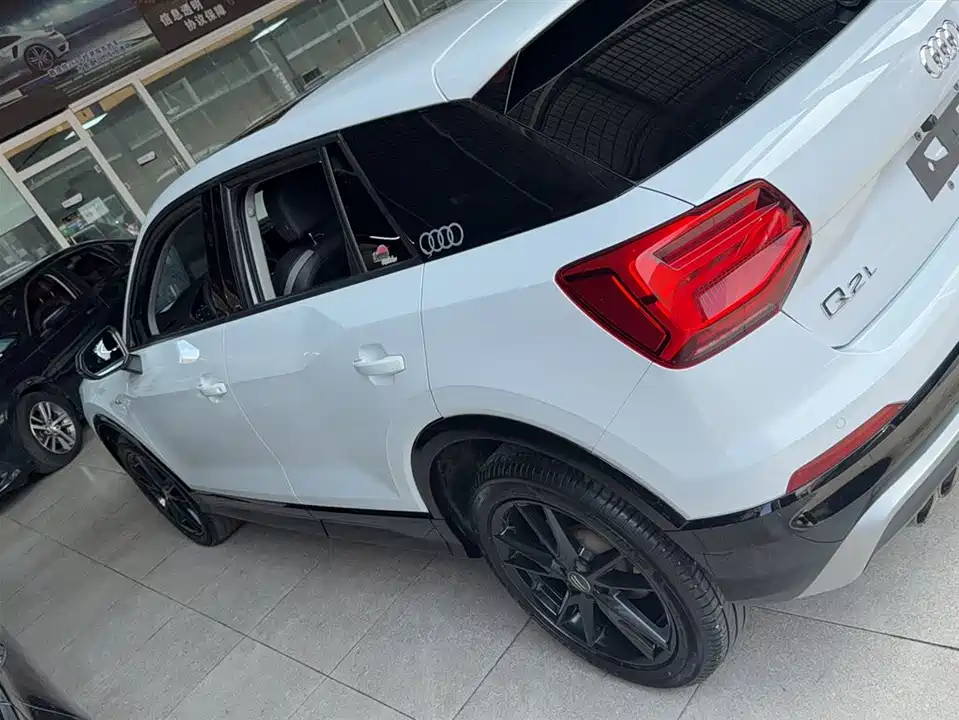 Audi Q2L Audi Q2L
