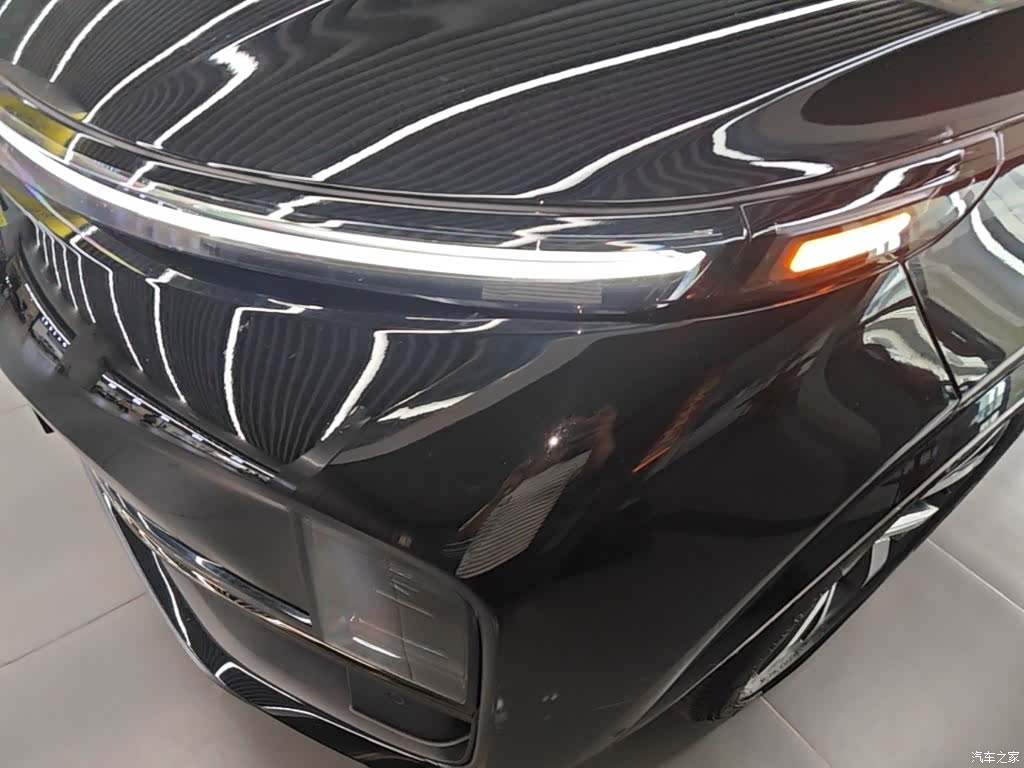 Li Auto L8, 2023 24