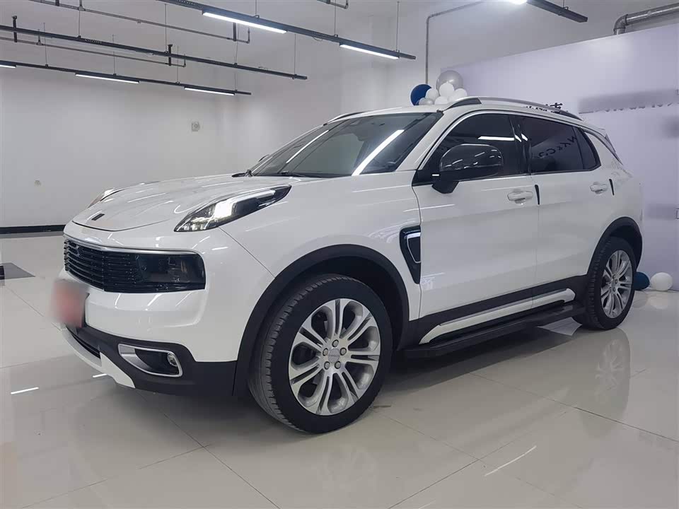 Lynk & Co 01