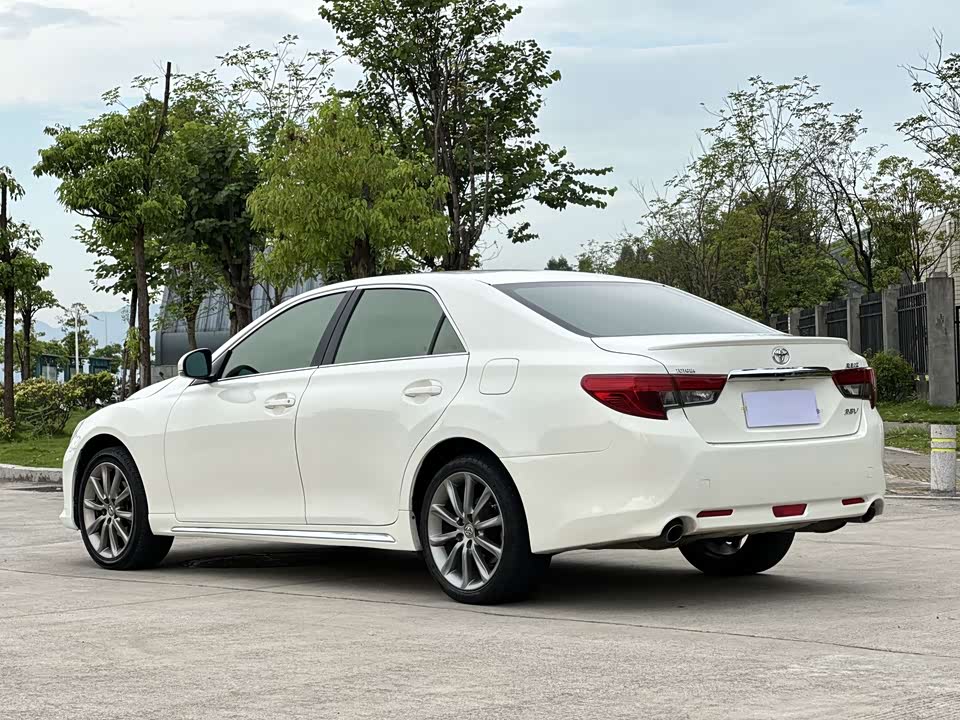 Toyota Reiz Toyota Reiz