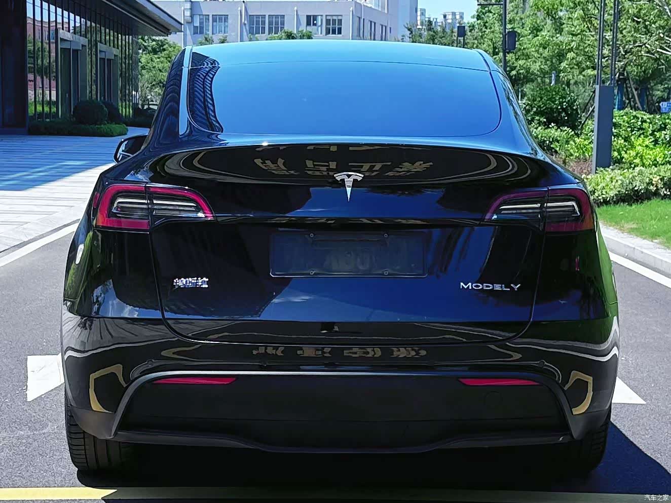 Tesla Model Y, 2021 10