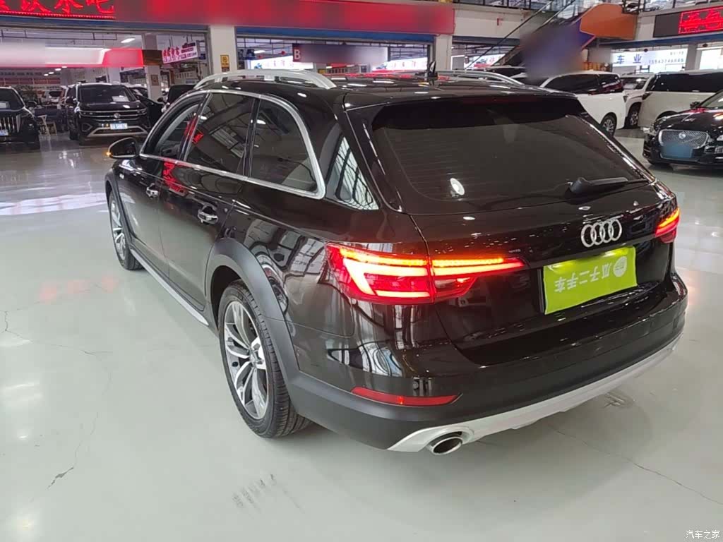 Audi A4, 2018 все фото
