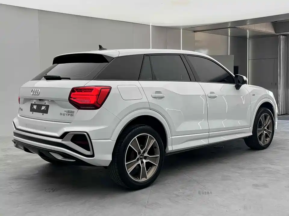 Audi Q2L Audi Q2L