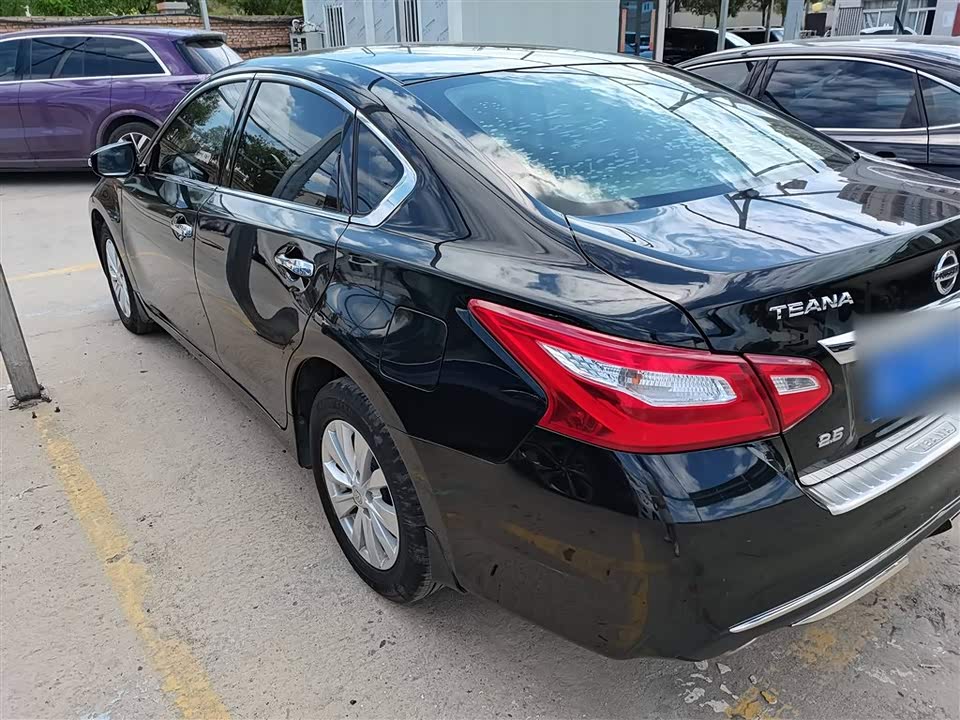 Nissan Teana