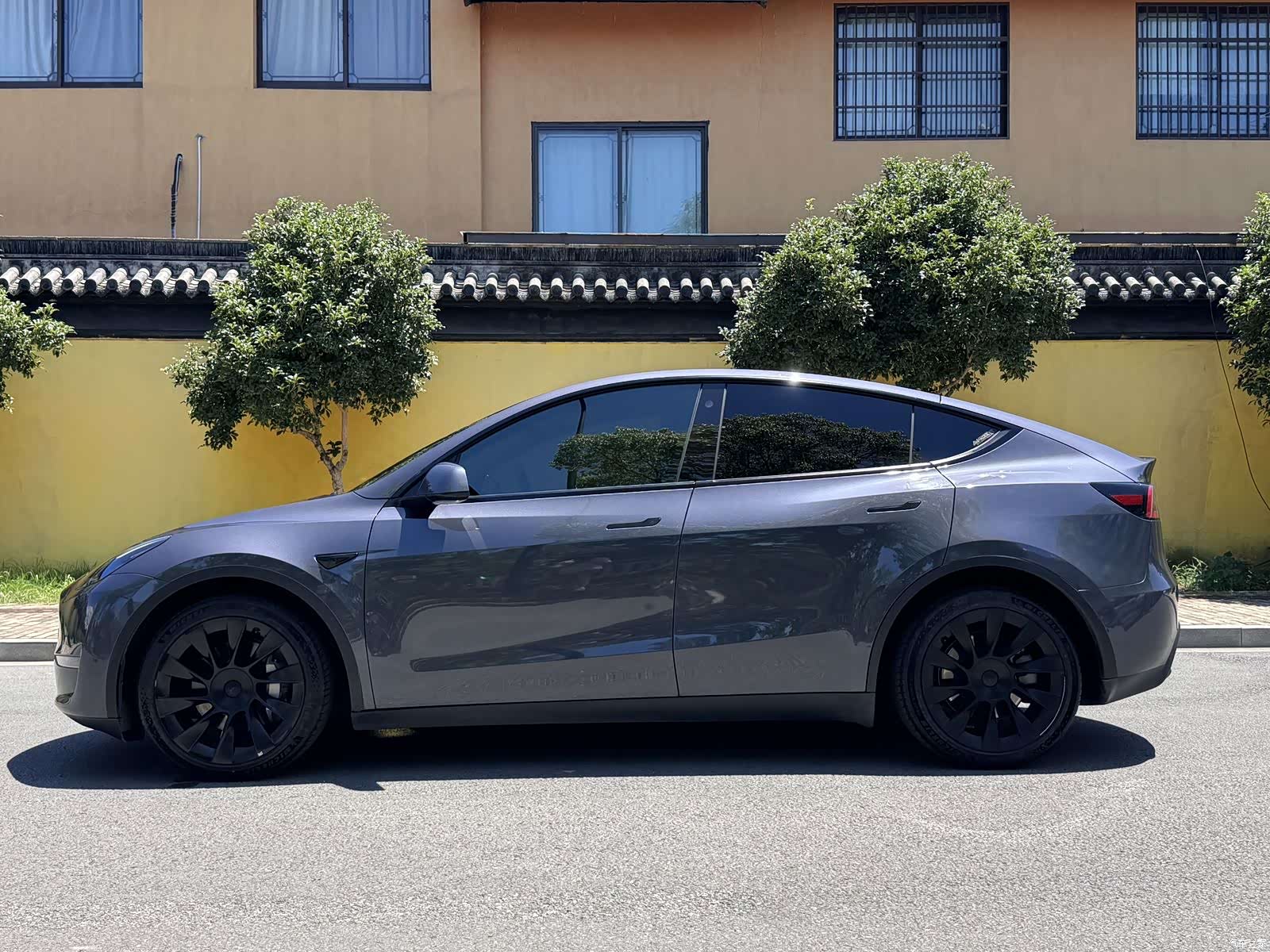 Tesla Model Y, 2021 4