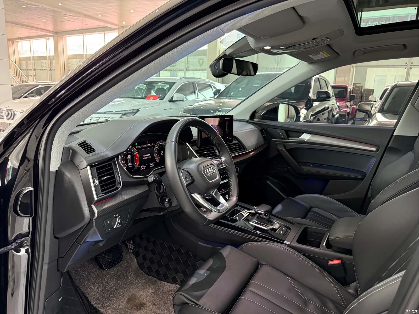 Audi Q5L, 2022 все фото