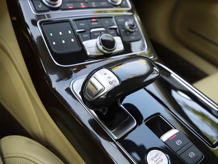 Audi A8 2014 A8L 50 TFSI quattro Люкс