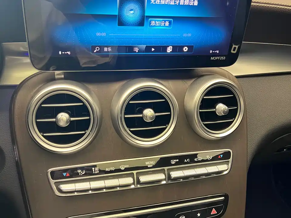 Mercedes-Benz GLC Mercedes-Benz GLC