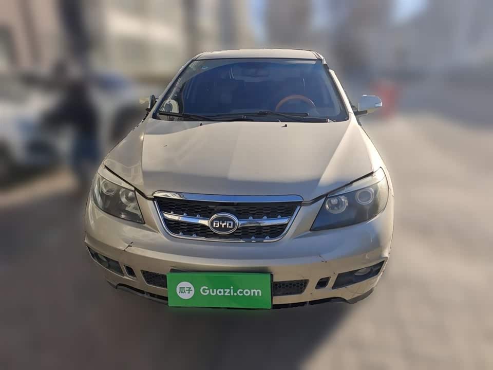BYD S6