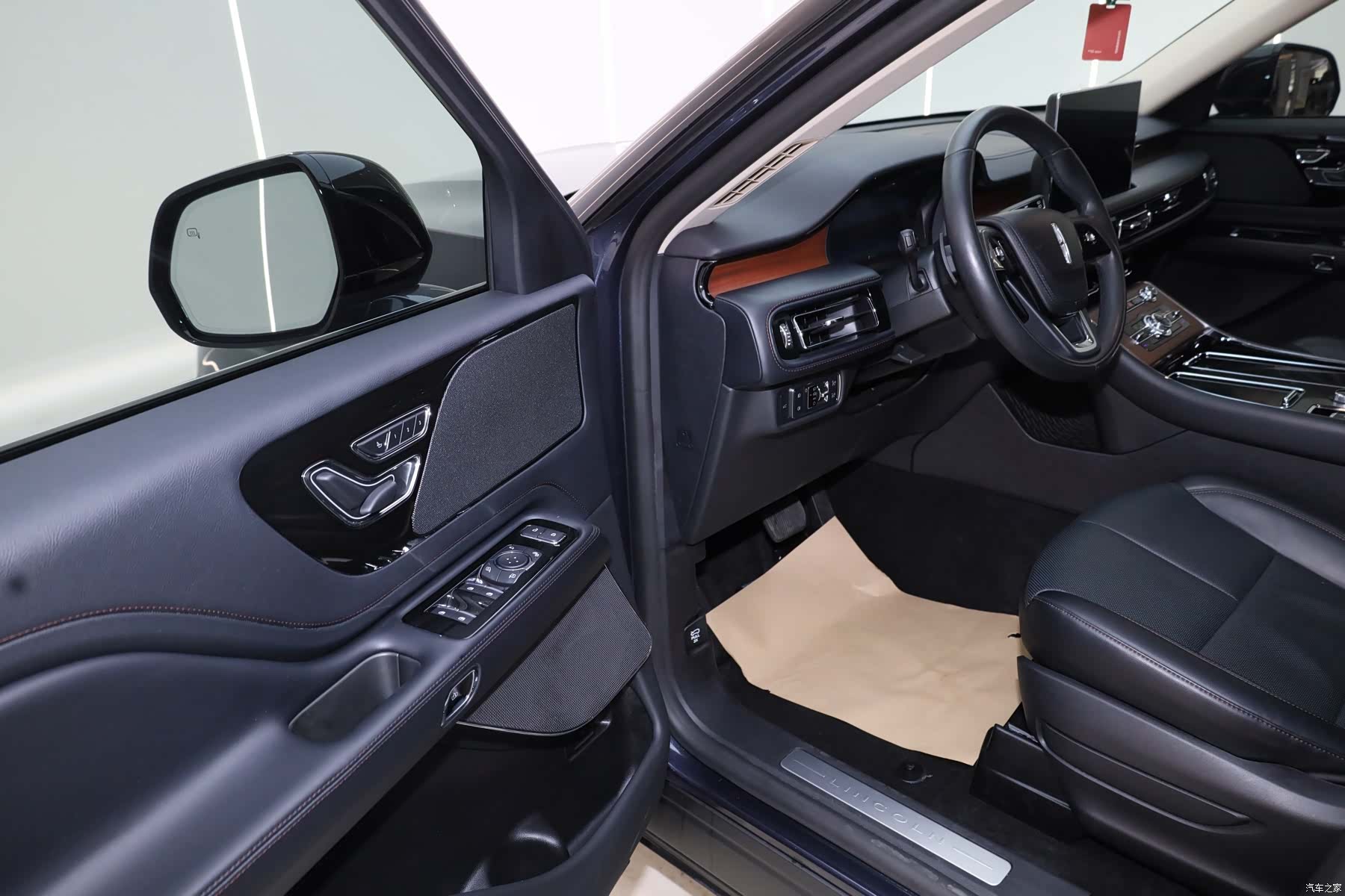 Lincoln Aviator, 2024 21