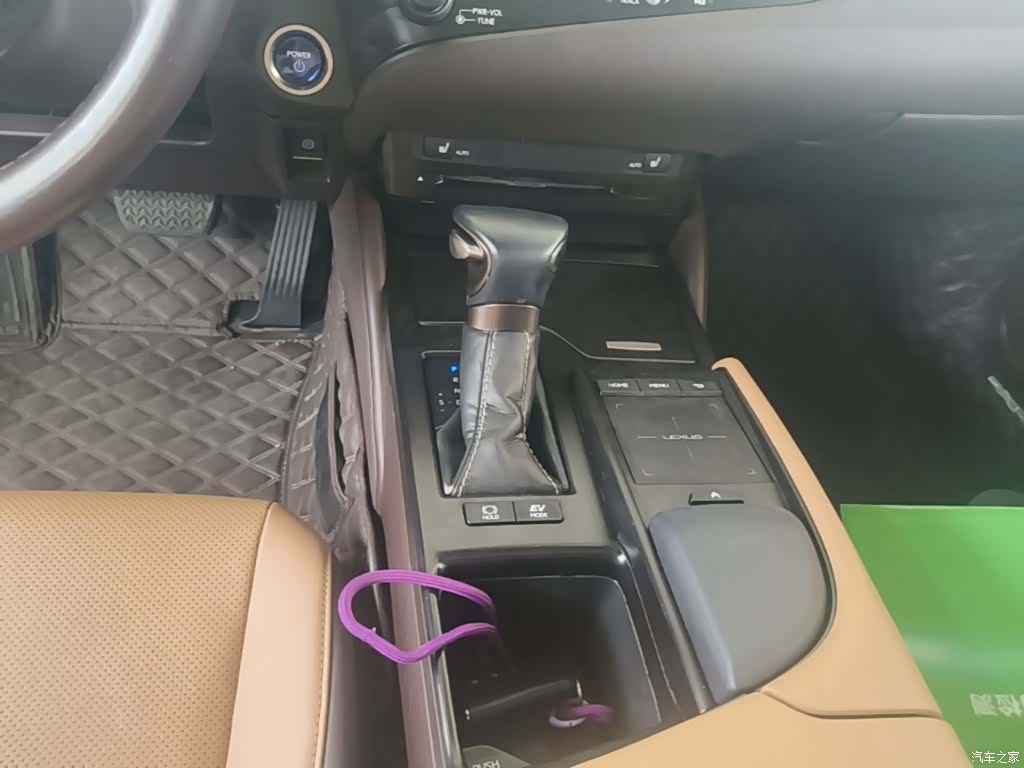 Lexus ES, 2020 10