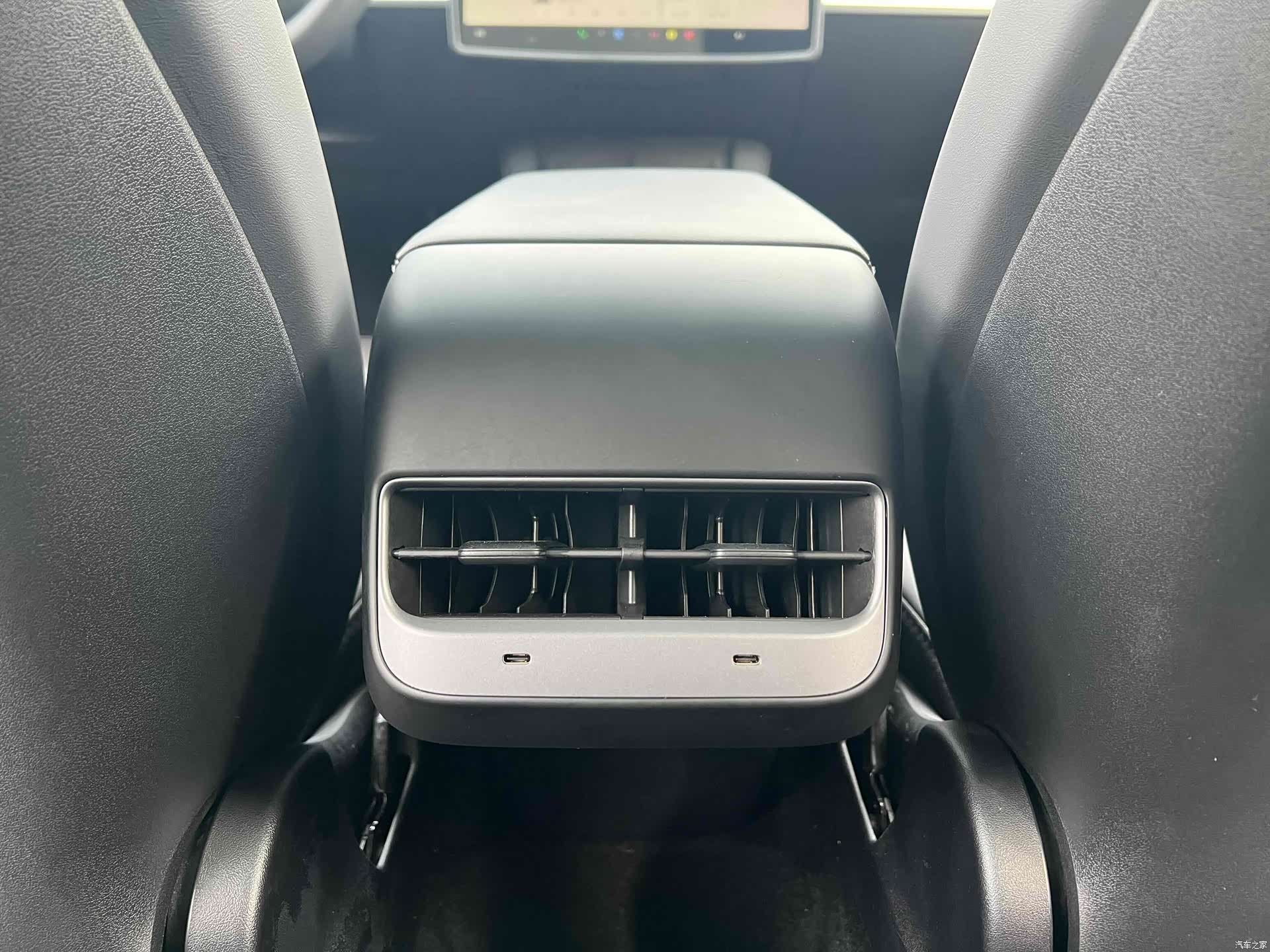 Tesla Model Y, 2024 13