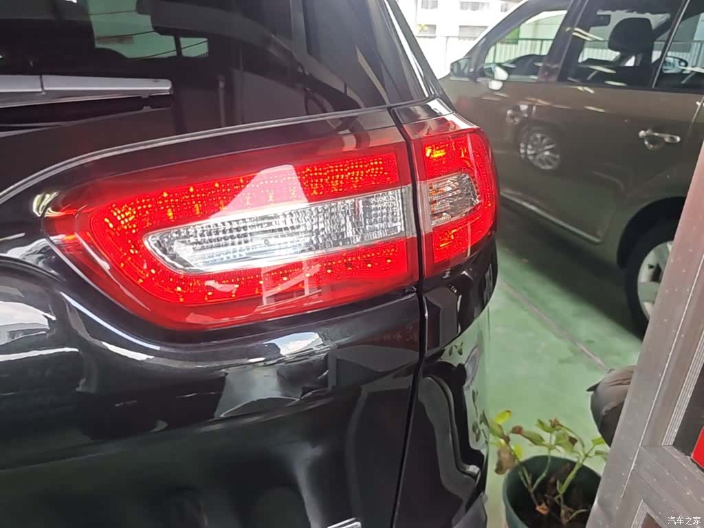 Jeep Cherokee, 2015 8