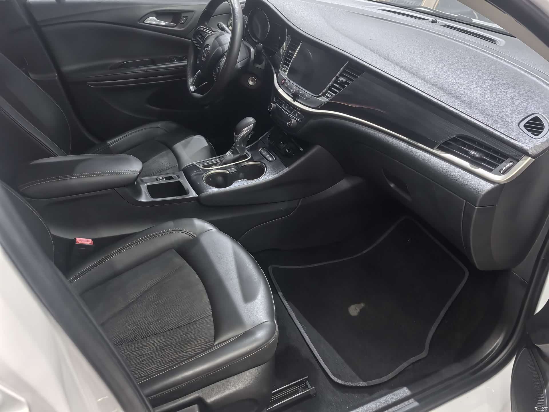 Buick Verano, 2020 15