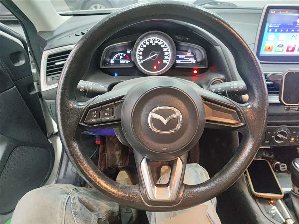 Mazda 3 Angkesaila