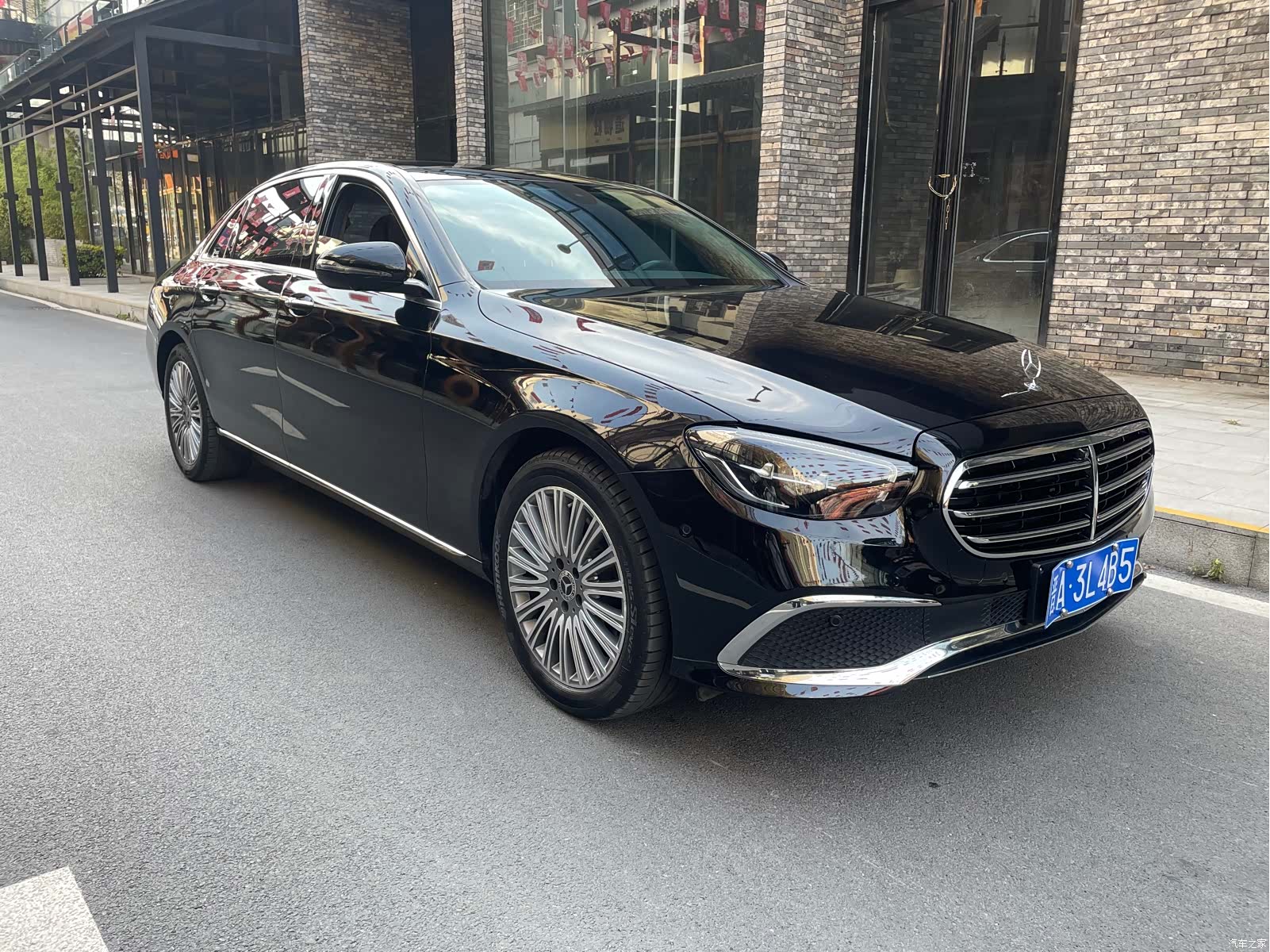 Mercedes-Benz E-Class, 2023 3
