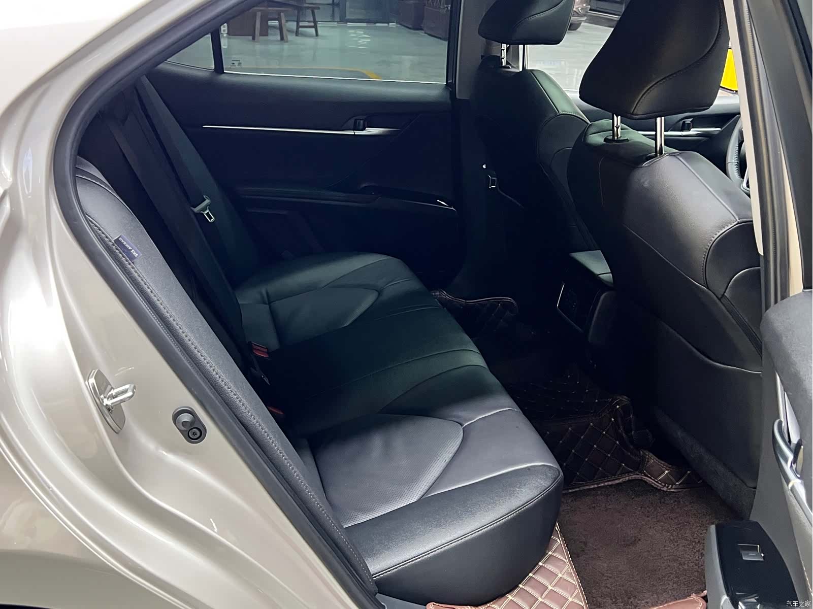 Toyota Camry, 2023 10