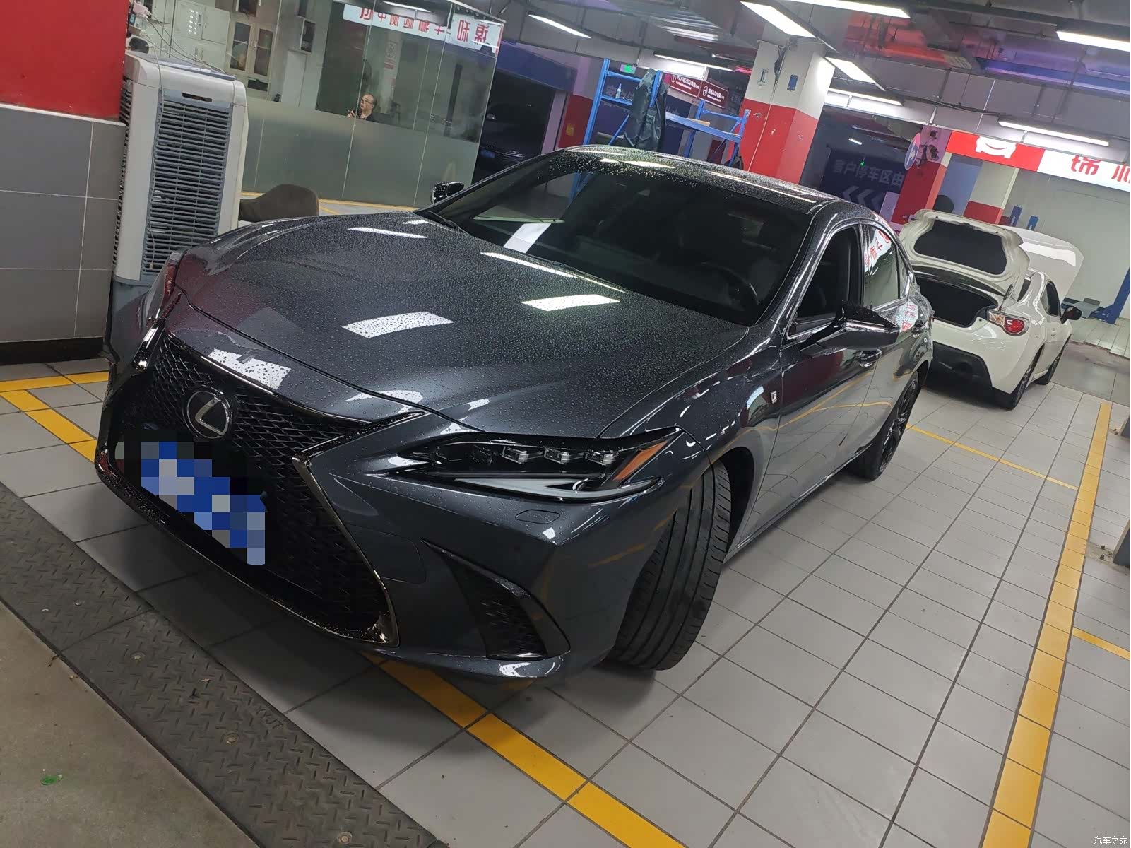 Lexus ES, 2022 8