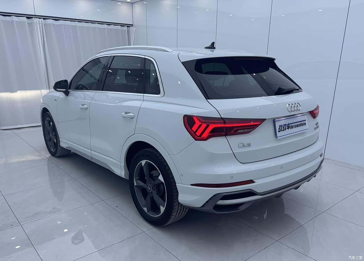 Audi Q3, 2022 4