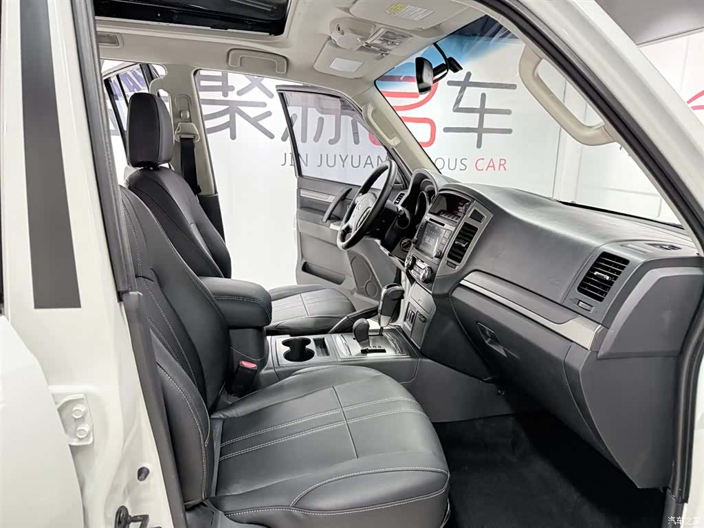 Mitsubishi Pajero, 2016 16