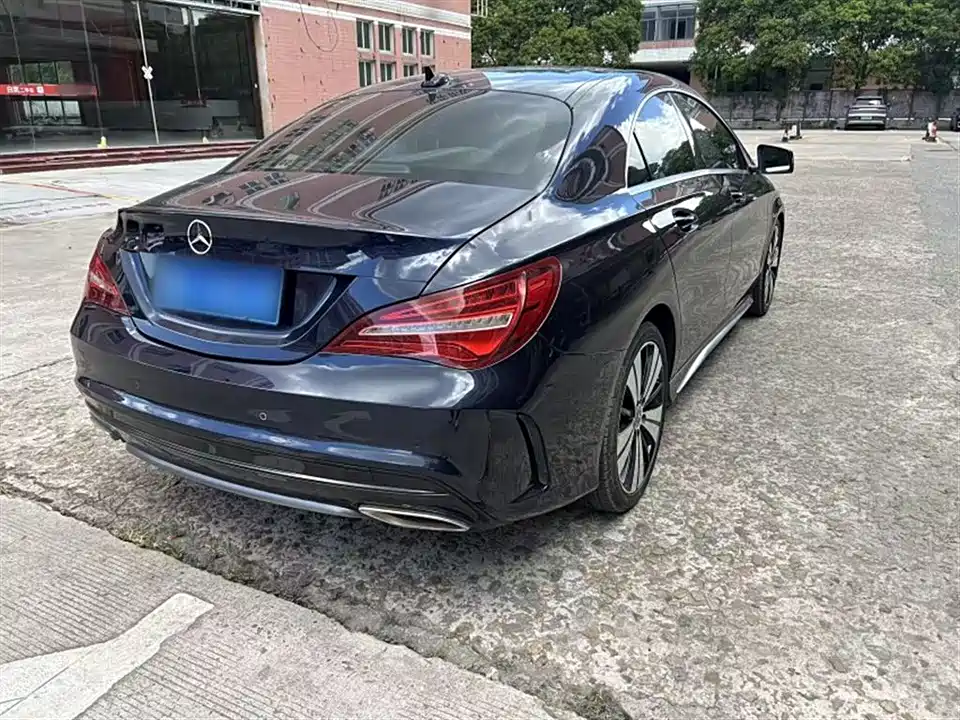 Mercedes-Benz CLA Mercedes-Benz CLA