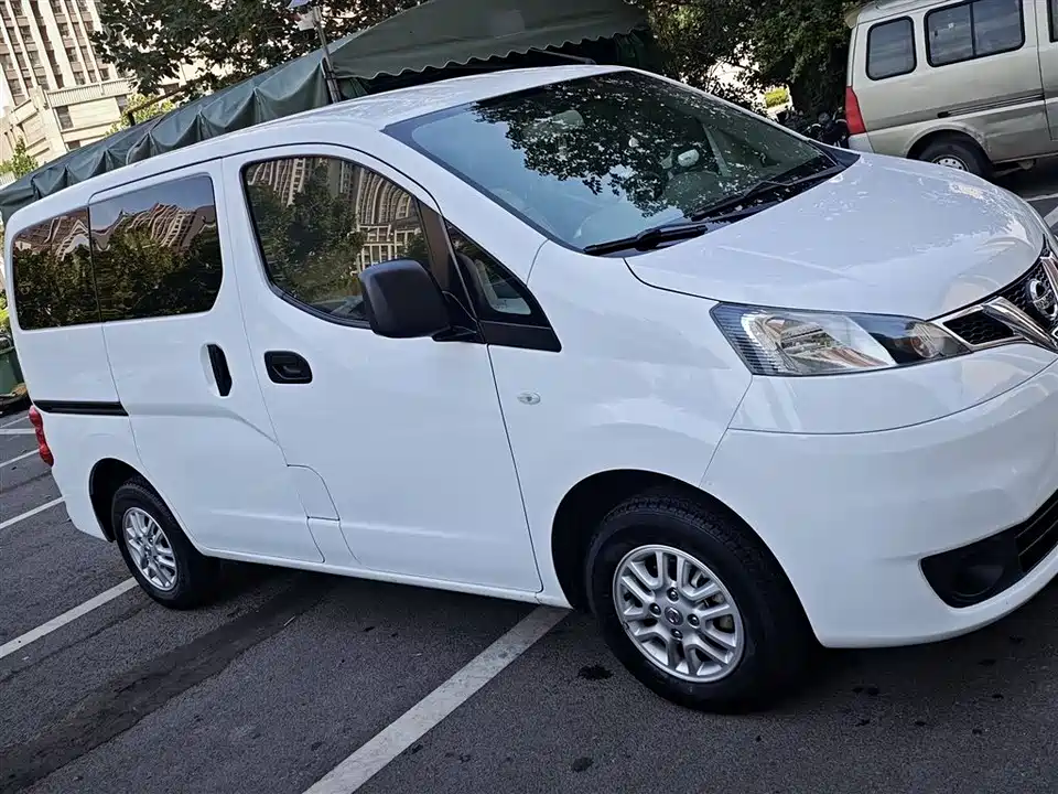 Nissan NV200 Nissan NV200