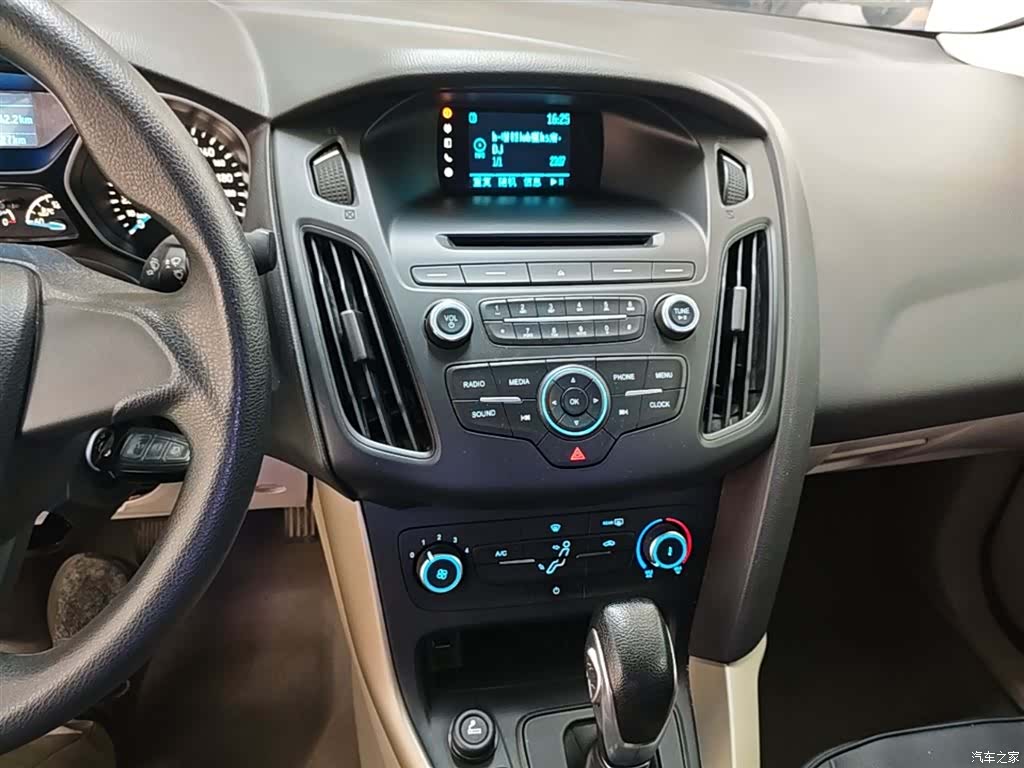 Ford Focus, 2015 13