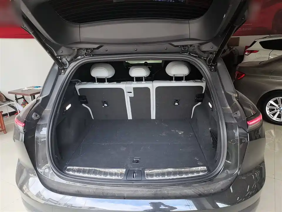 NIO ES6