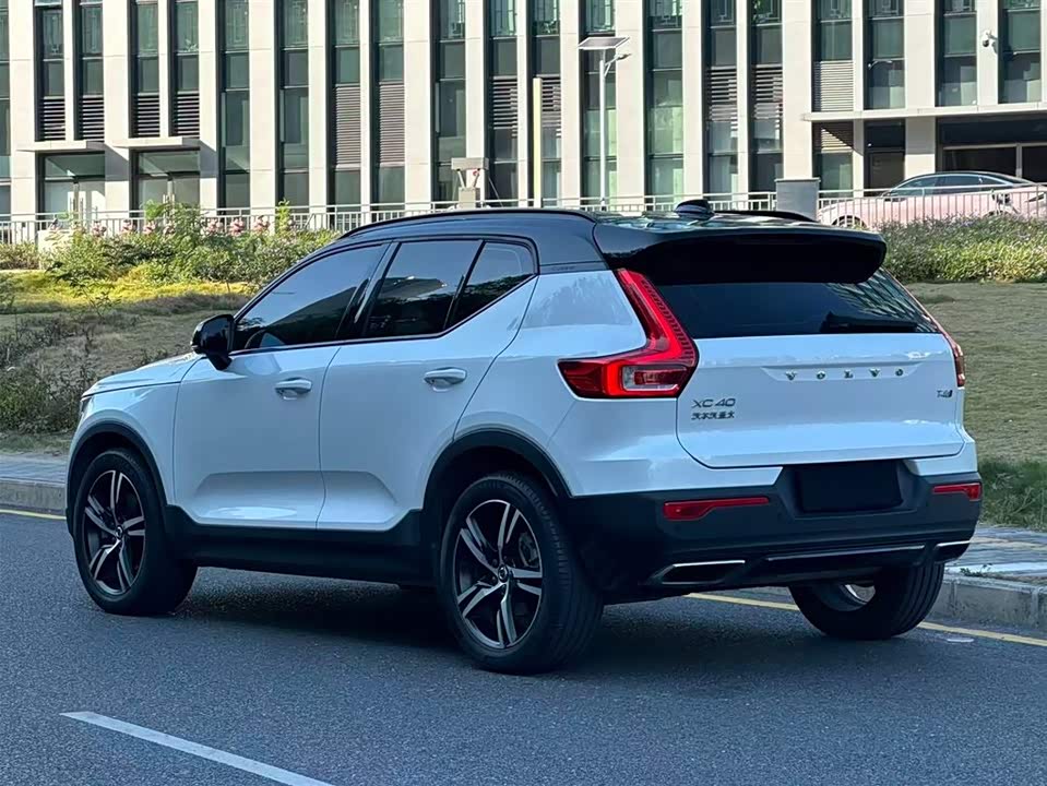 Volvo XC40