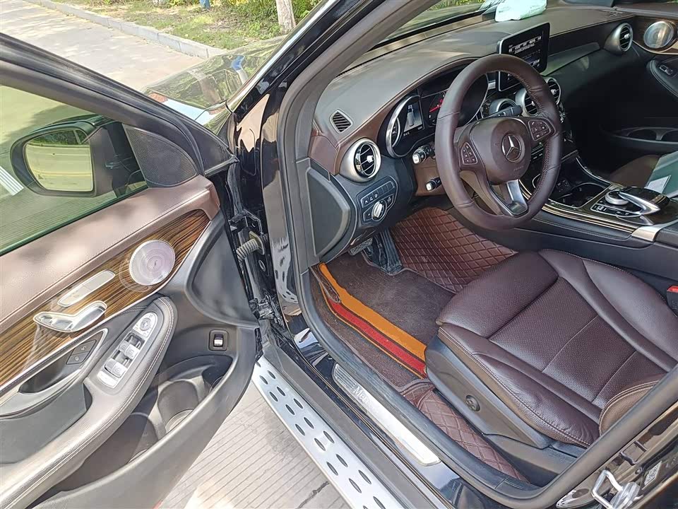 Mercedes-Benz GLC Mercedes-Benz GLC