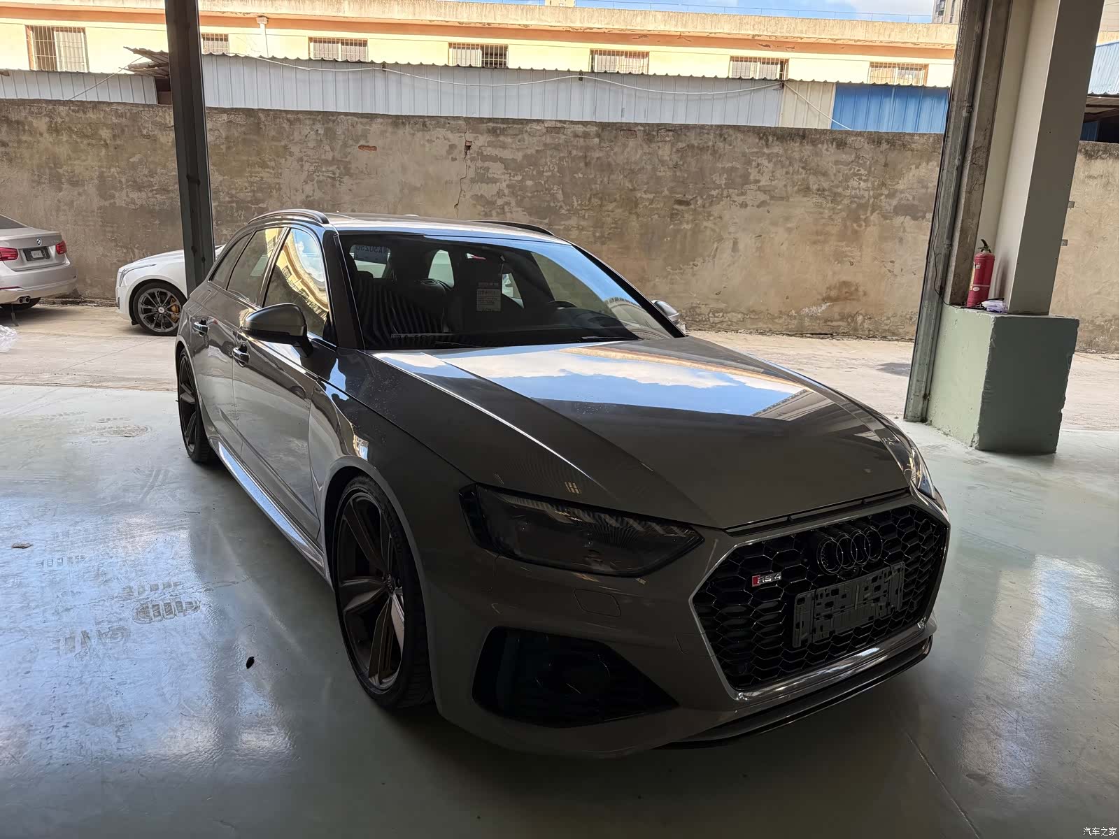 Audi RS4, 2023 1