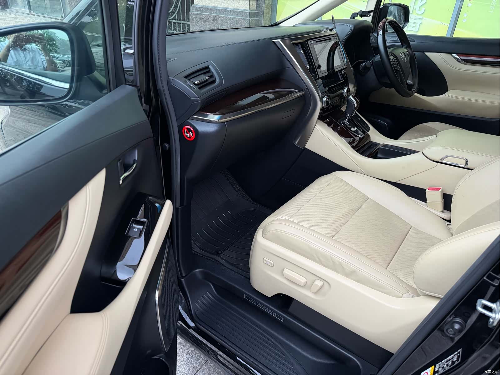 Toyota Alphard, 2016 все фото