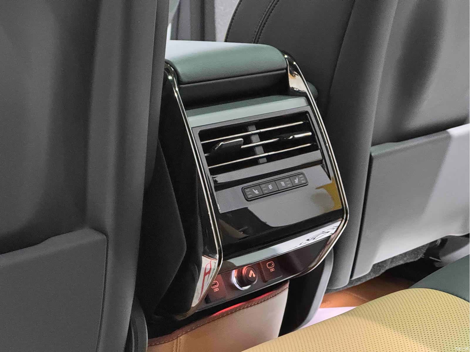 Land Rover Range Rover, 2024 14