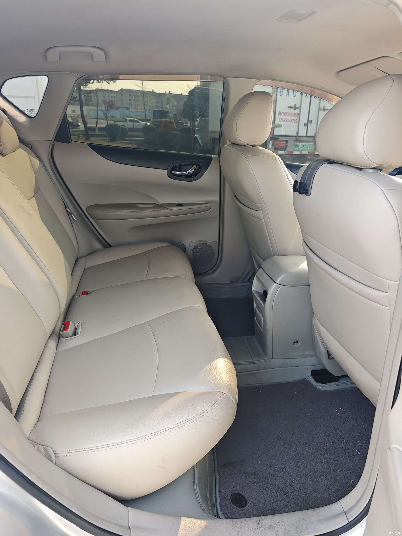 Nissan Tiida, 2013 9
