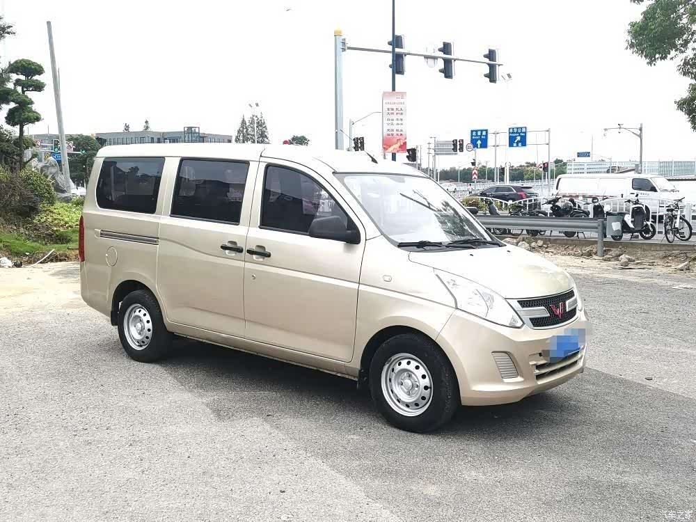 Wuling V, 2017 3