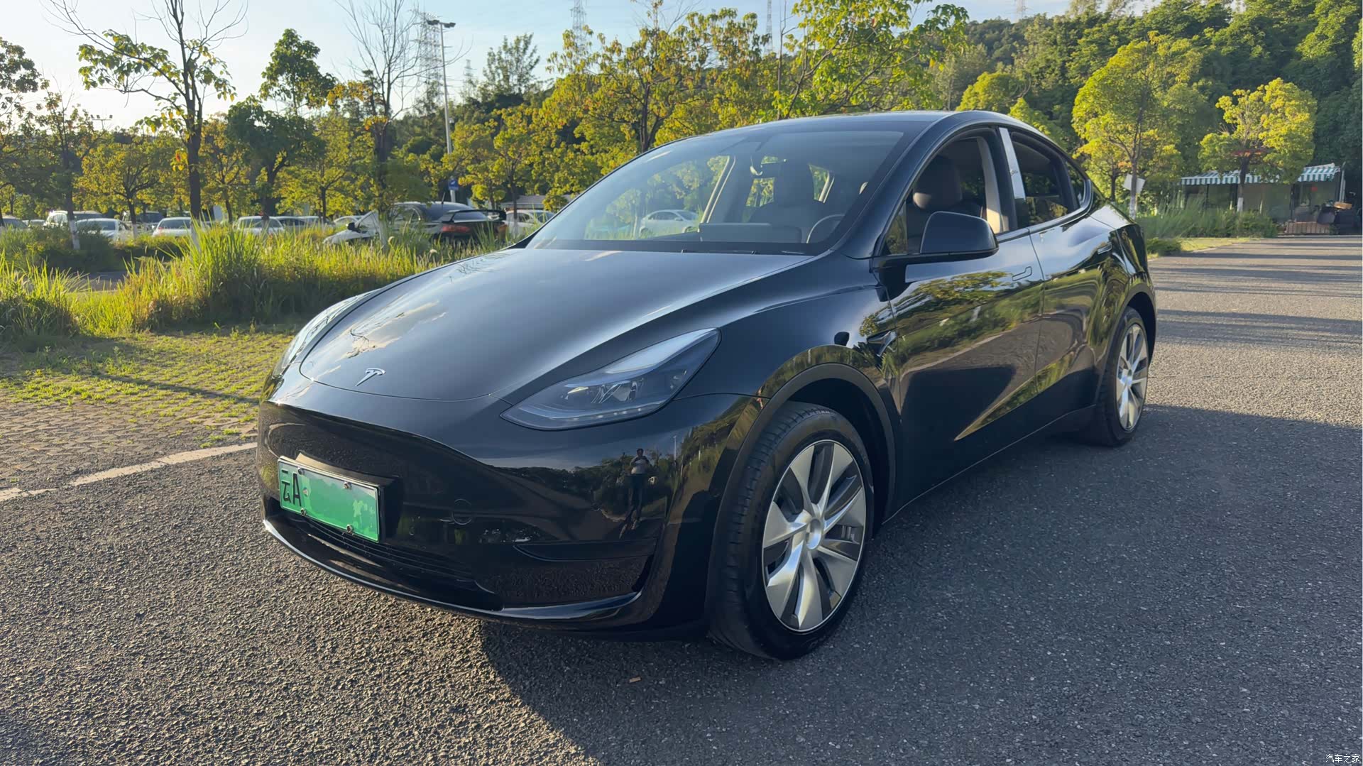 Tesla Model Y, 2023 1