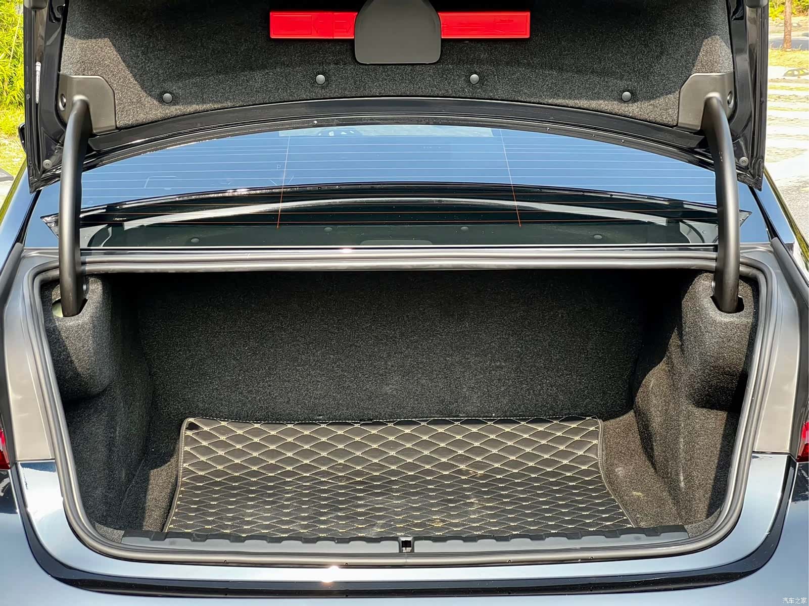 BMW 3 Series, 2024 18