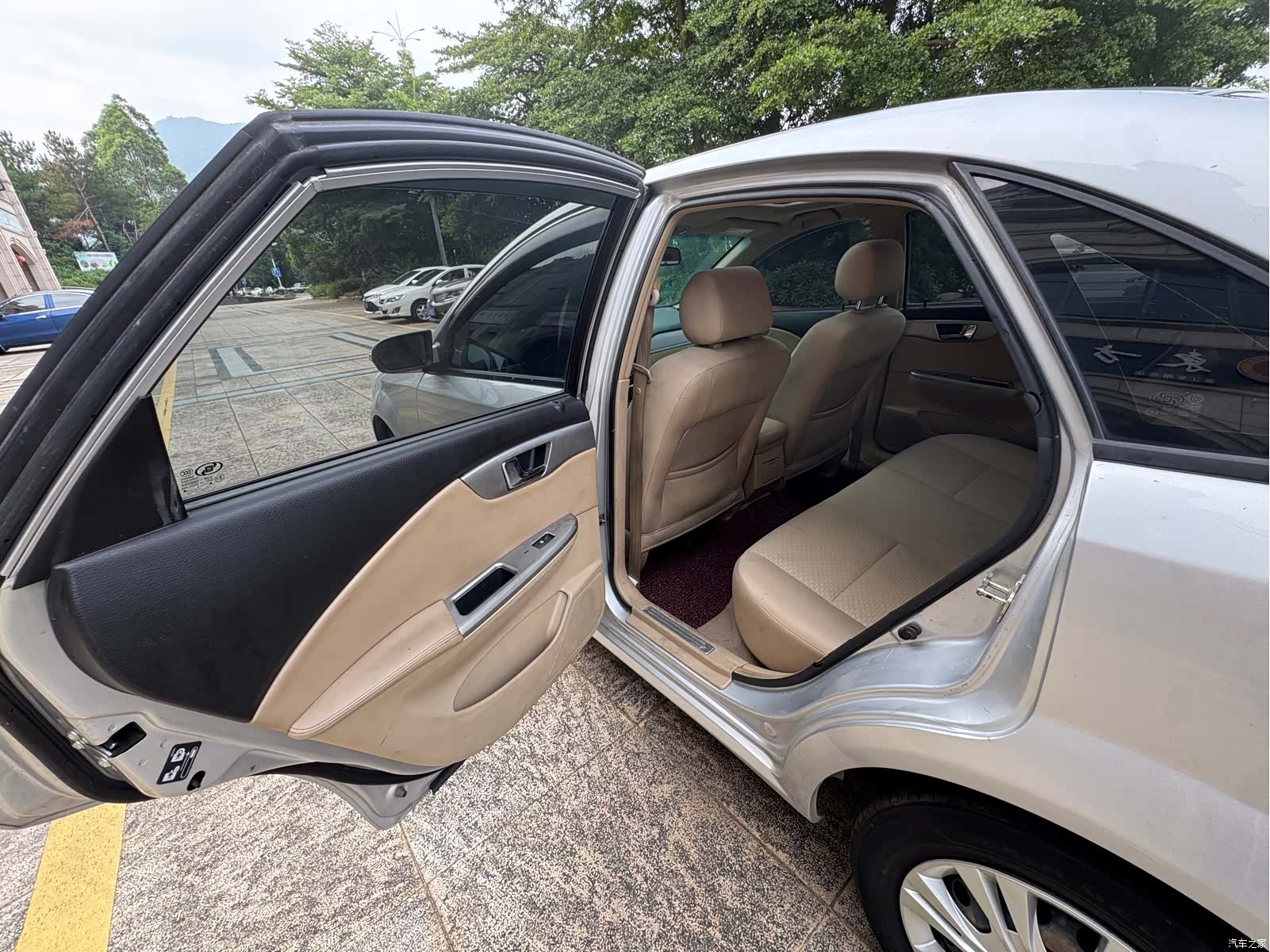 Buick 1.6LX-MT, 2011 11