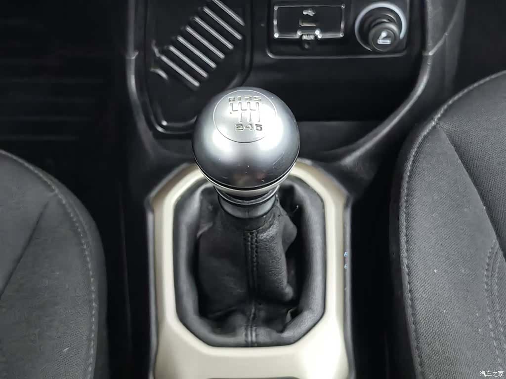 Jeep Renegade, 2017 13