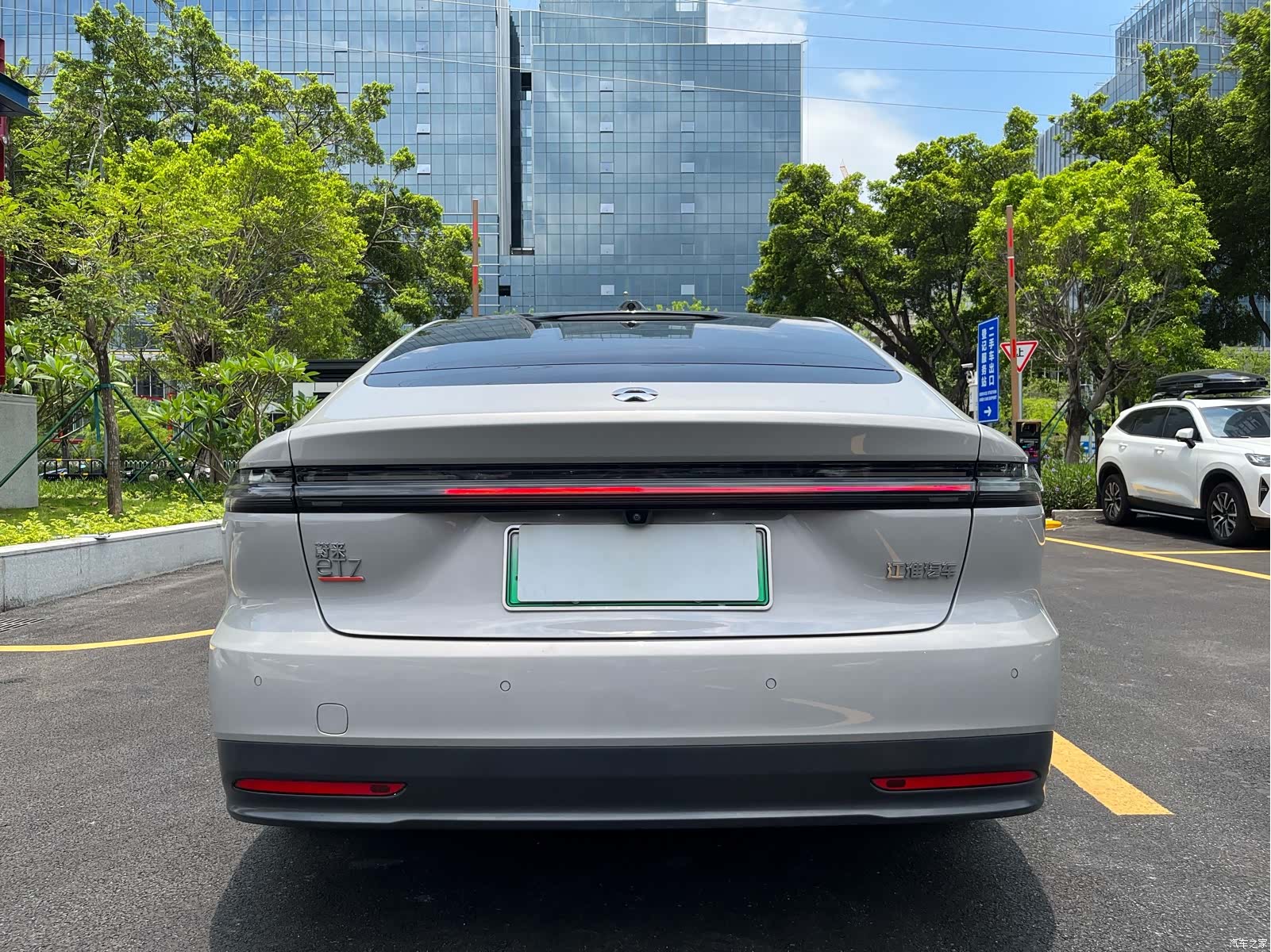 NIO ET7, 2023 все фото