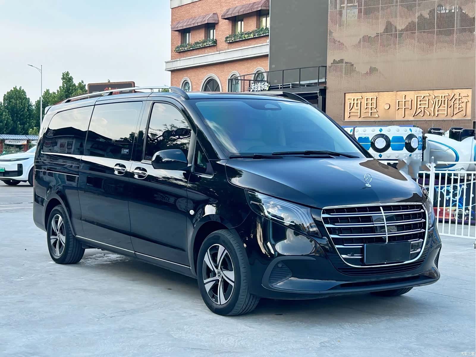 Mercedes-Benz 7, 2025 3