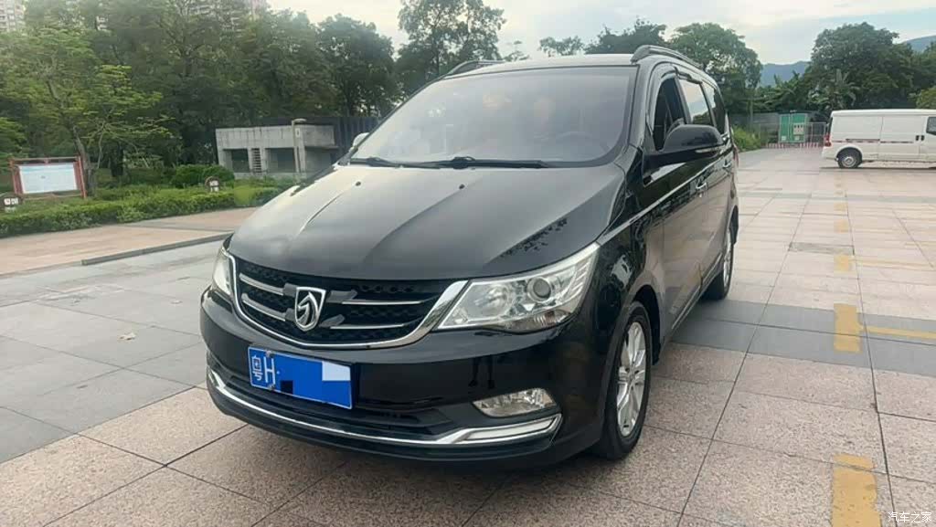 Wuling 730, 2017 1