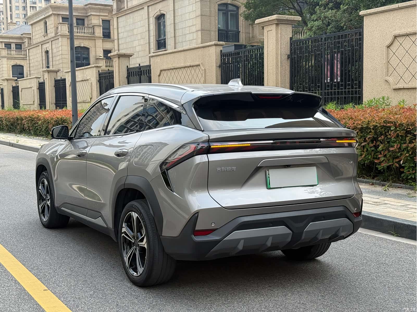 Geely Galaxy L7, 2024 7