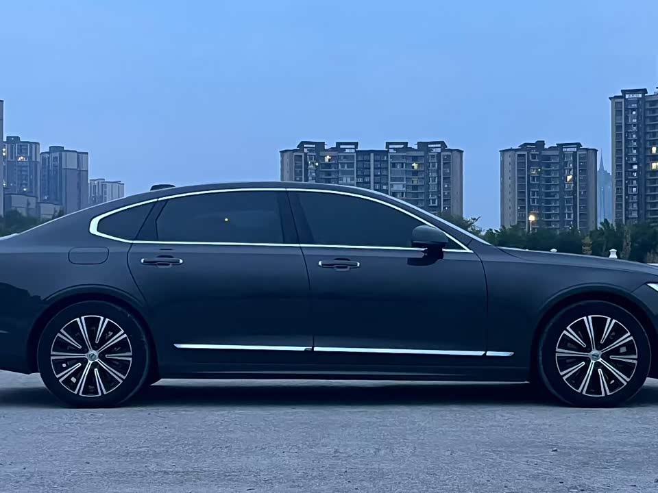 Volvo S90