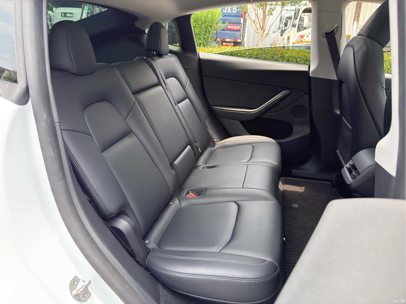 Tesla Model Y, 2024 12