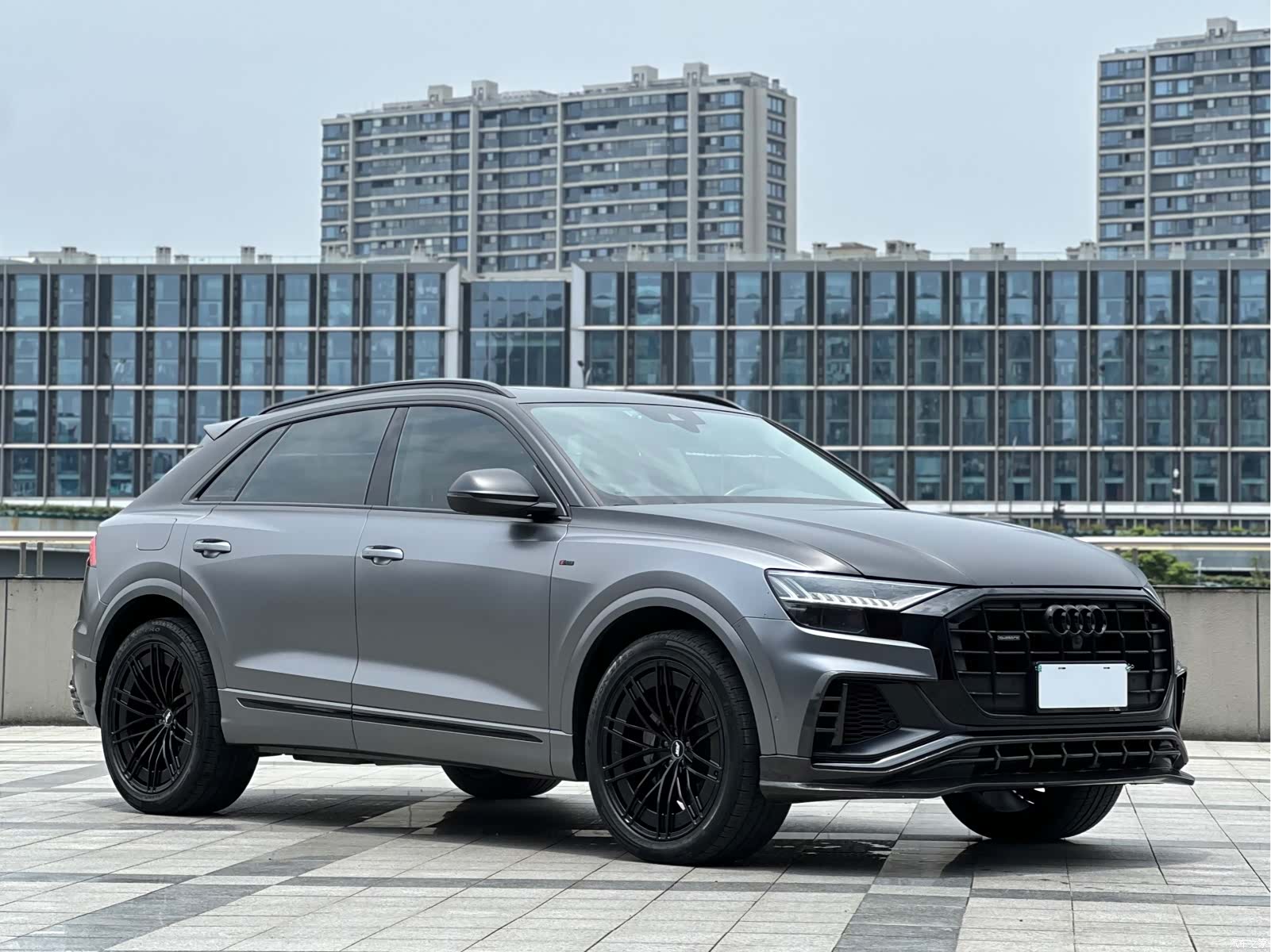 Audi Q8, 2021 3