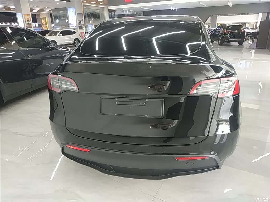 Tesla Model Y, 2023 6