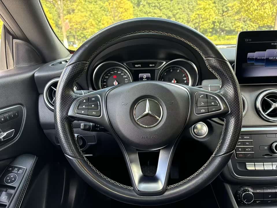 Mercedes-Benz CLA