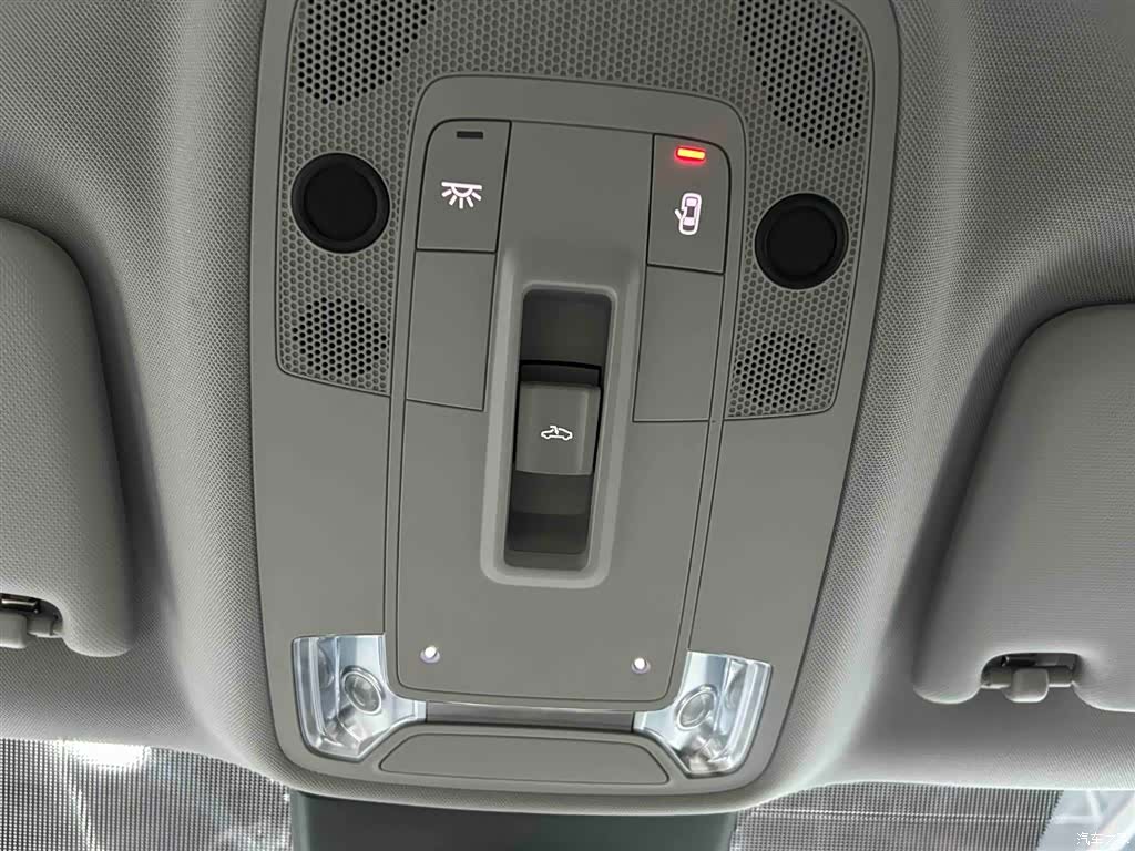 Audi Q2L, 2022 8